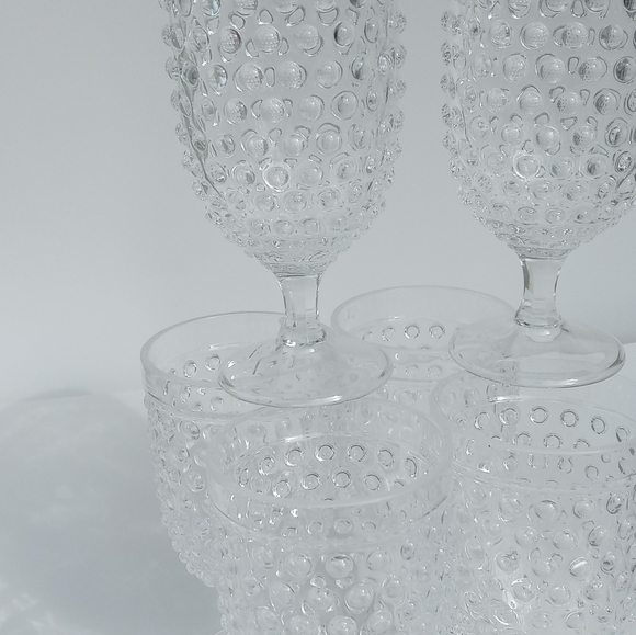Faux Crystal Beautiful Clear Glass Bubble Pattern Plastic Cups 6 Piece Set - Picture 4 of 4